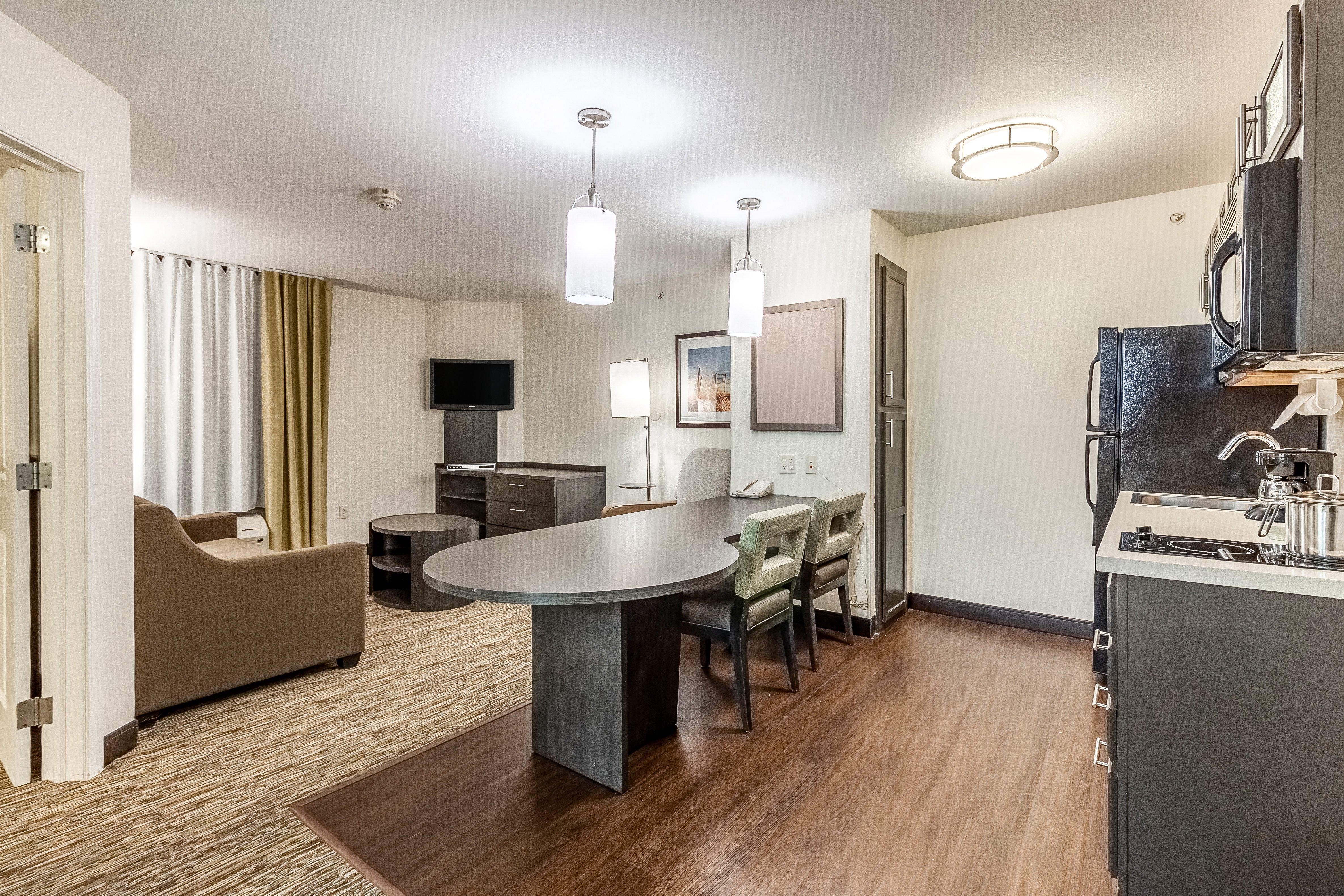 Candlewood Suites Lincoln By Ihg Exterior photo
