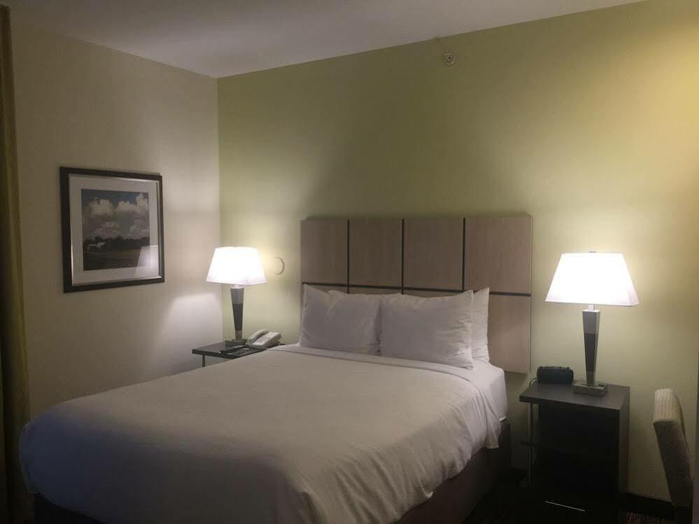Candlewood Suites Lincoln By Ihg Exterior photo